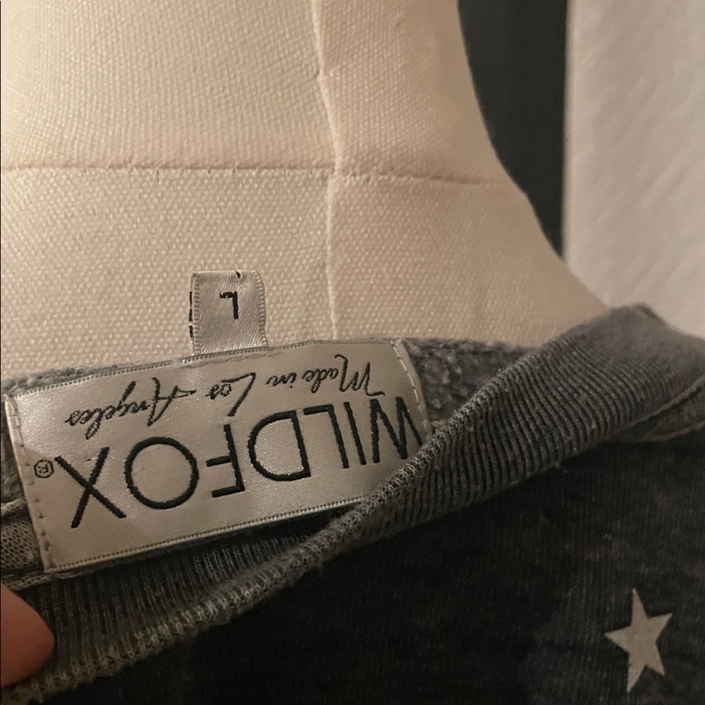 WILDFOX Oversized Gray Star Patterned Sweatshirt Large Distressed - Picture 6 of 7